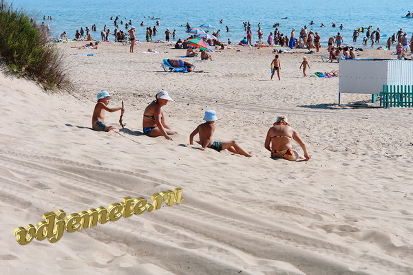 Джемете пансионат &quot;Солнечный&quot; Джемете &quot;Солнечный&quot; пляж 8 августа 2011 год.